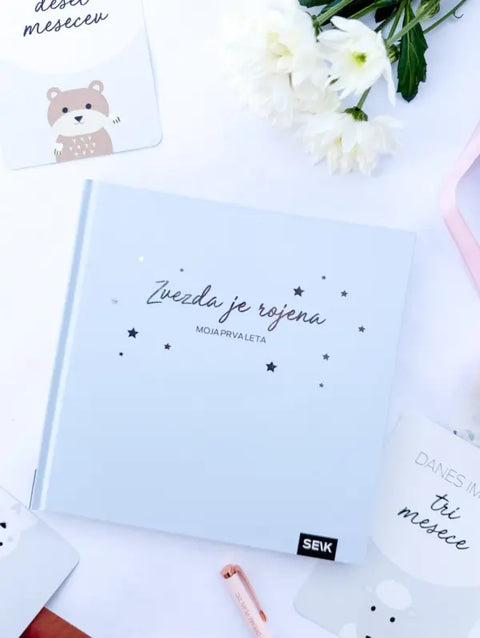 Dojenčkova spominska knjiga – Zvezda je rojena, moja prva leta (modra)